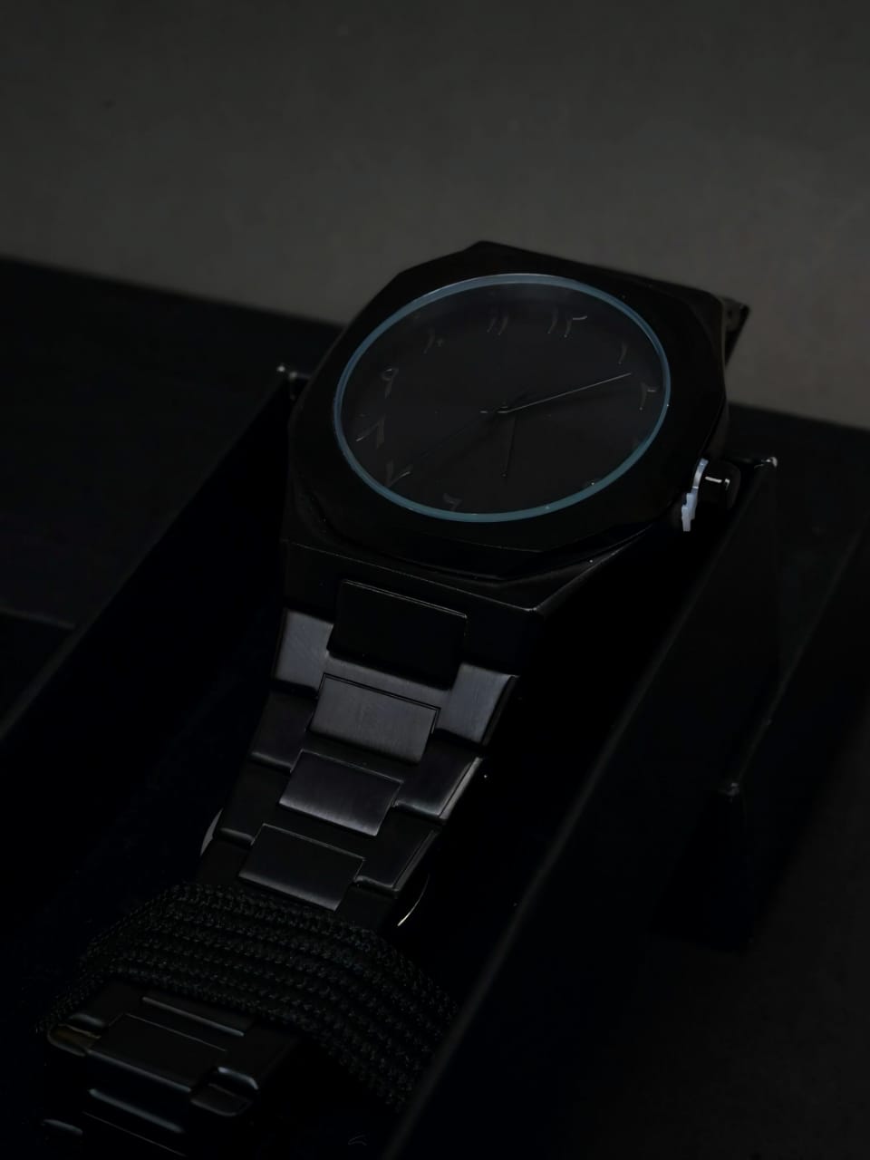 BLACK Aura Steel