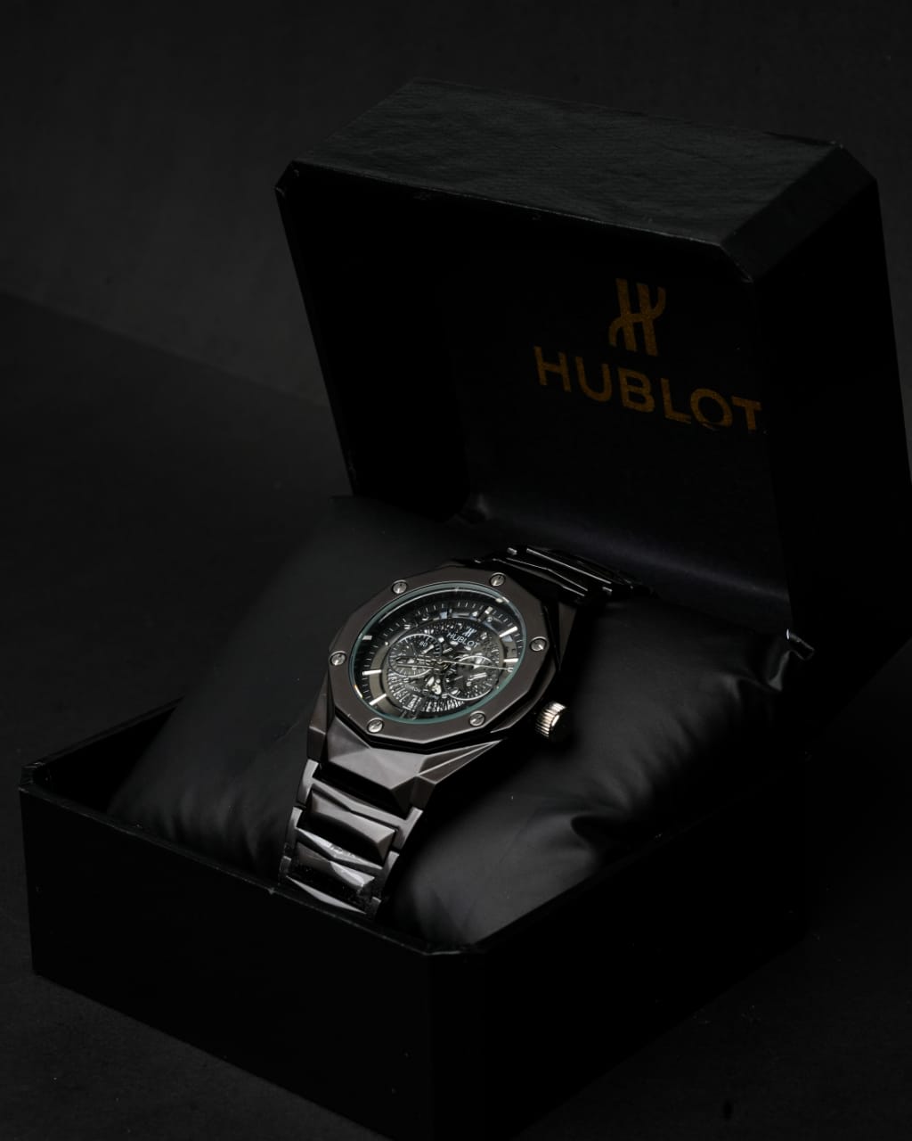 HUBLOT SKELETON BLACK